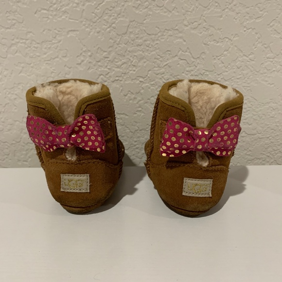 UGG Jesse Bow Boots 4/5 with box - Picture 3 of 8